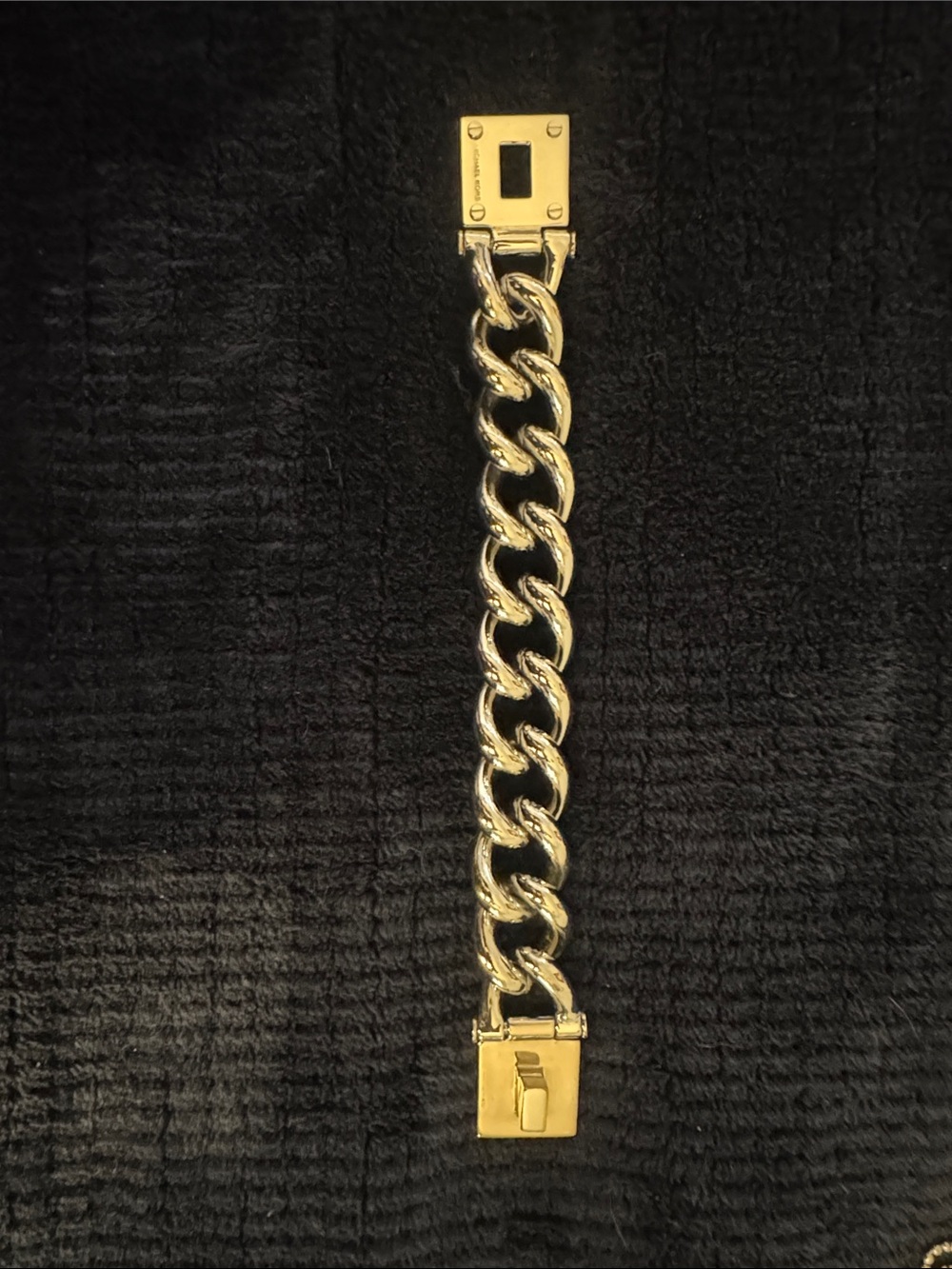 Gold Tone Chunky Curb Chain Bracelet - unisex